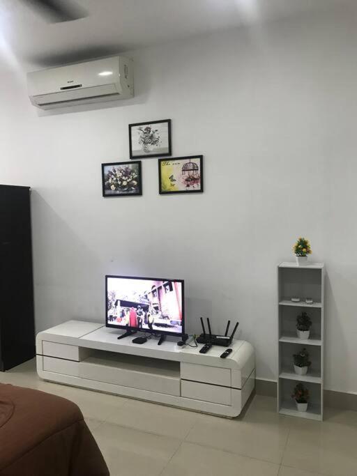 Cozy Shaftesbury High Floor King Bed & Wifi With Parkin Netflix 189