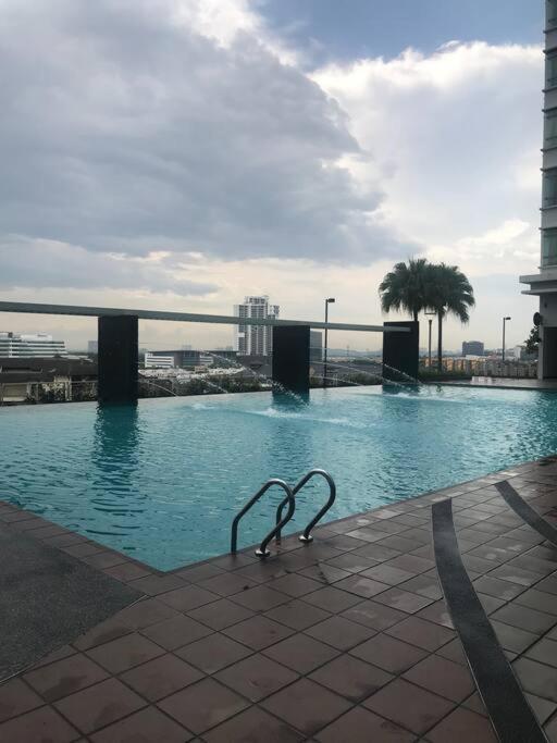 Cozy Shaftesbury High Floor King Bed & Wifi With Parkin Netflix 189 Apartment Cyberjaya