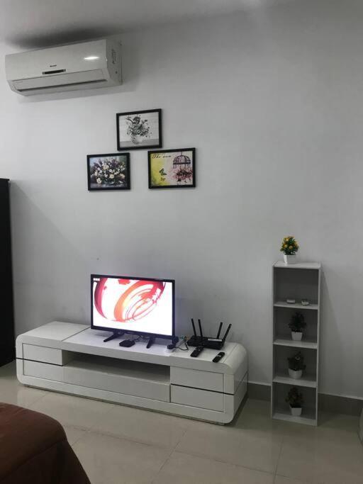 Apartment Cozy Shaftesbury High Floor King Bed & Wifi With Parkin Netflix 189 Cyberjaya